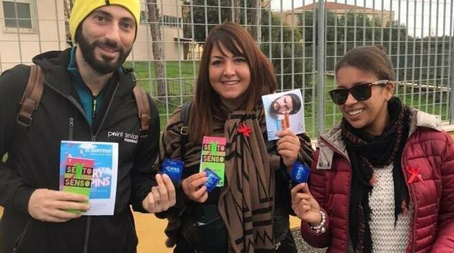 #Iomiproteggo: a Fiumicino distribuiti profilattici gratis per la lotta all’Aids