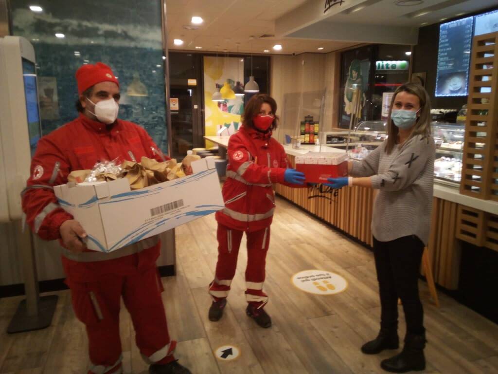 McDonald’s e Croce Rossa di Pomezia insieme per donare 240 pasti alle persone più fragili della città