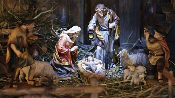Canti di Natale senza Gesù a Fiumicino, ecco i brani al centro della polemica