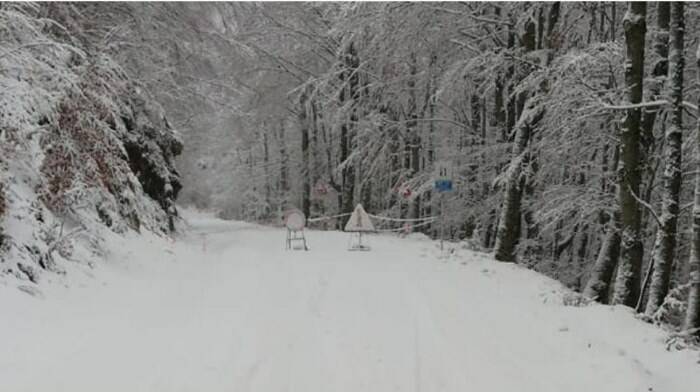 Temperature in picchiata e maxi nevicata: chiusa la strada Turistica del Terminillo