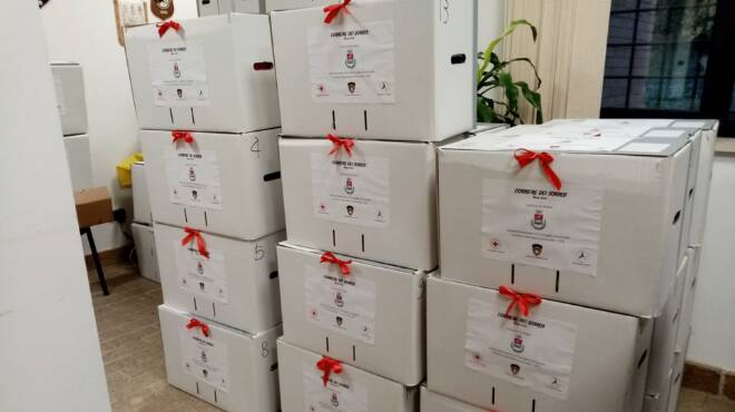 Natale ad Ardea, “Corrieri del Sorriso”: distribuiti oltre 100 pacchi alimentari alle persone in quarantena