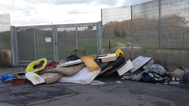 Castrum Inui ostaggio degli incivili: dopo la bonifica rispunta la discarica abusiva