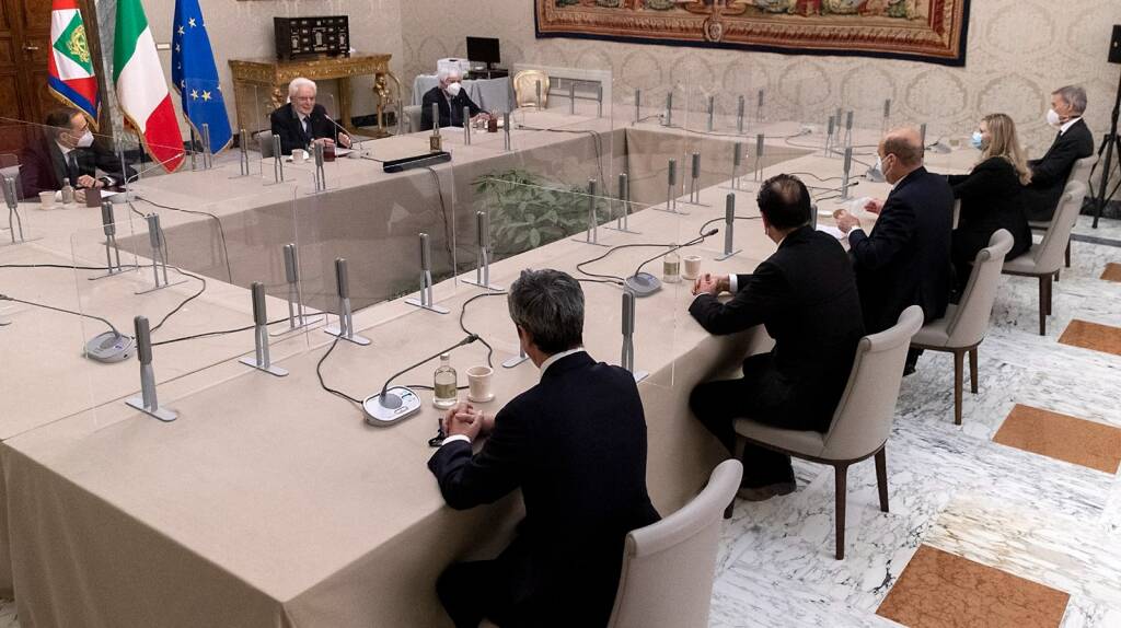 Consultazioni al Quirinale. Zingaretti: “Conte ter”, Renzi: “No al voto, ma senza Conte”