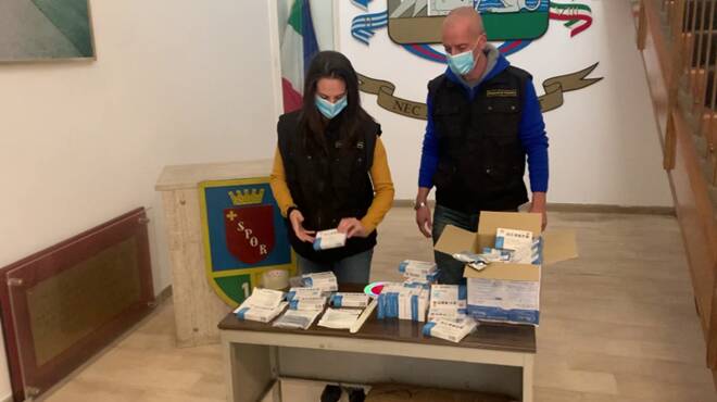 Roma, scoperti oltre 3mila farmaci illegali per la “cura” del Coronavirus