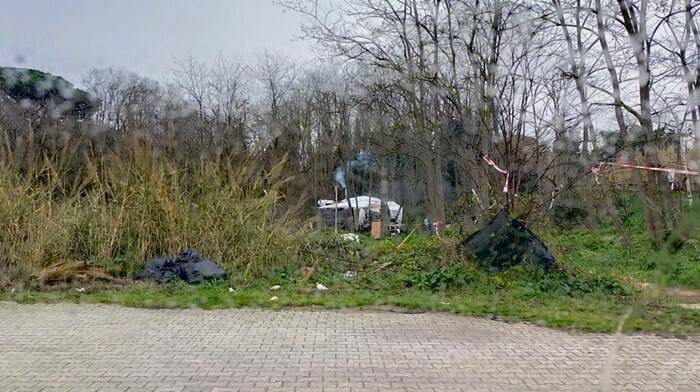 Fiumicino, la denuncia di Feola: “Un altro insediamento abusivo a ridosso del cimitero”