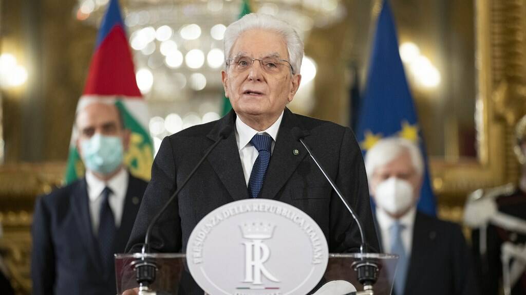 Consultazioni, Mattarella: “Serve un governo presto”. E convoca Fico al Quirinale