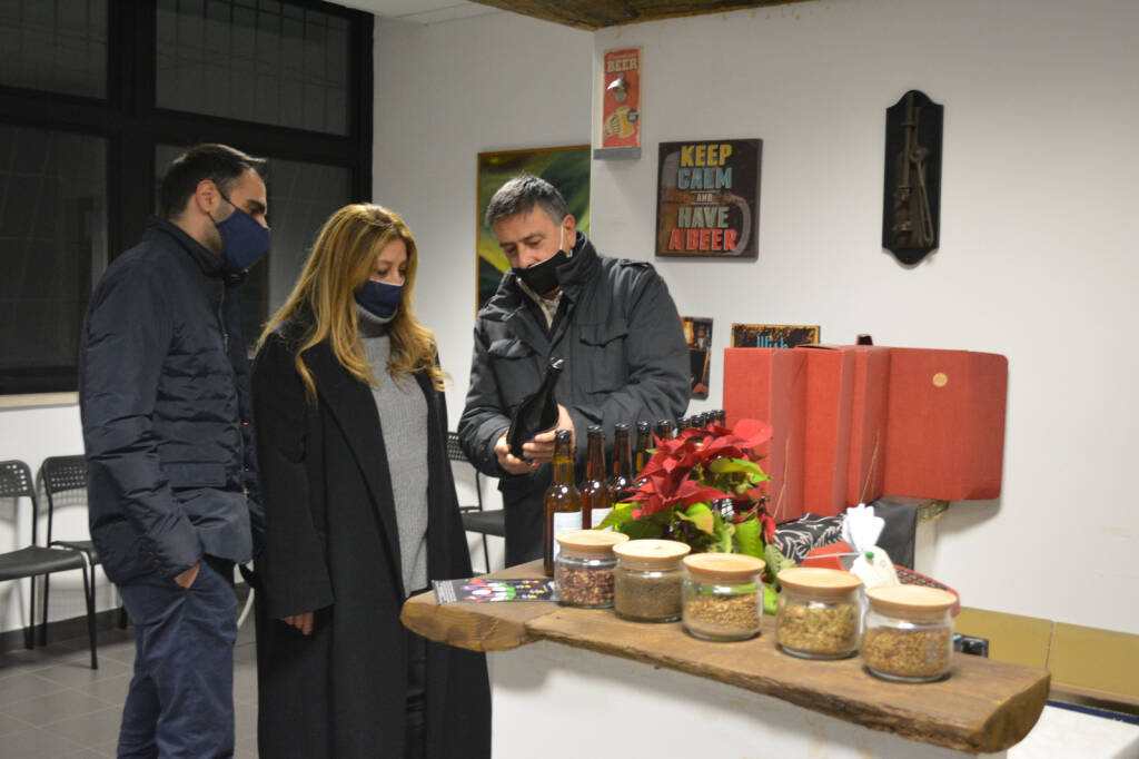 Il Sindaco visita il birrificio Oxiana di Pomezia, vincitore di “Birre Preziose Premio Roma 2020”