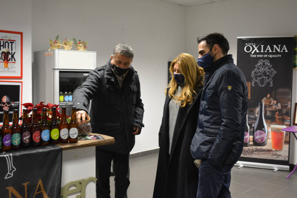 Il Sindaco visita il birrificio Oxiana di Pomezia, vincitore di “Birre Preziose Premio Roma 2020”