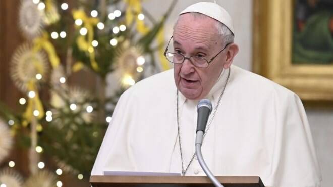 Papa Francesco: “Dio si è fatto carne per dirci che ci ama nelle fragilità”
