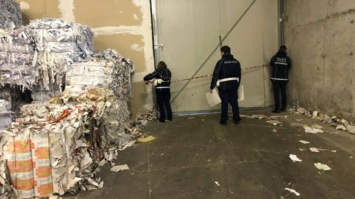 Stoccaggio illecito di rifiuti: maxi sequestro ad Ardea