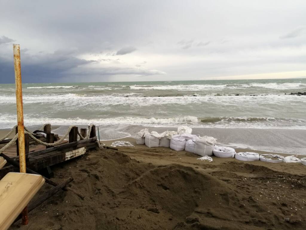 Erosione costiera: sopralluogo di Regione e Comune sulla spiaggia di Focene Nord