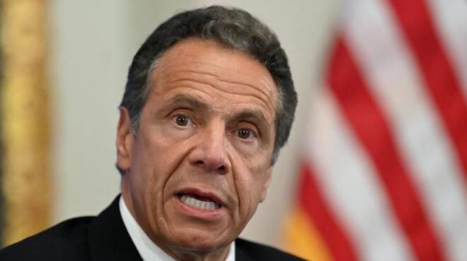 Andrew Cuomo accusato di molestie sessuali da due donne: il governatore nega