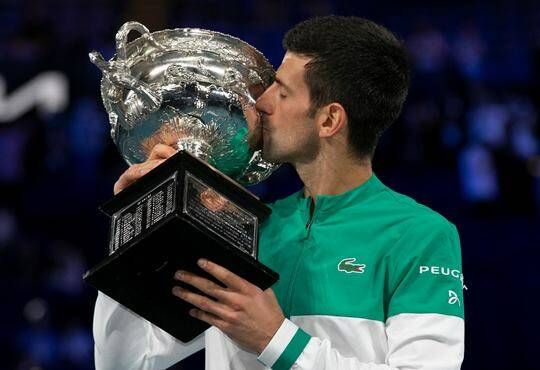 Djokovic vince l’Australian Open: è a due lunghezze dal record di vittorie negli Slam
