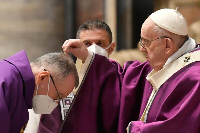 Mercoledì delle Ceneri: il Papa torna all’Aventino per la processione e la messa