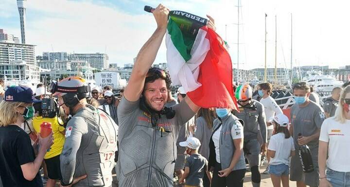 Romano Battisti: “Rappresento l’Italia con Luna Rossa, grazie Fiamme Gialle”