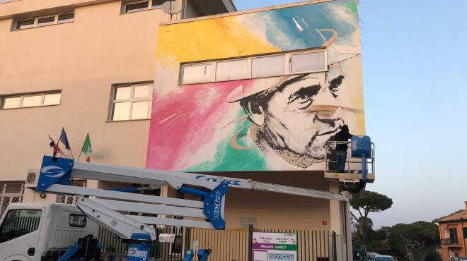 Ardea, le curiosità del murales su Giacomo Manzù: ecco chi sono gli artisti