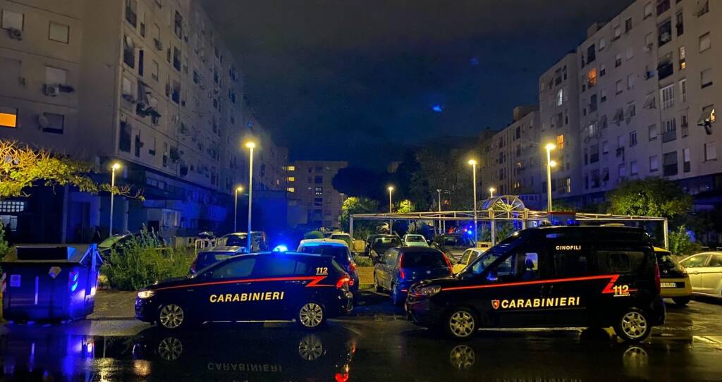 Spaccio a Tor Bella Monaca, beccati con 75 dosi di cocaina: 5 in manette