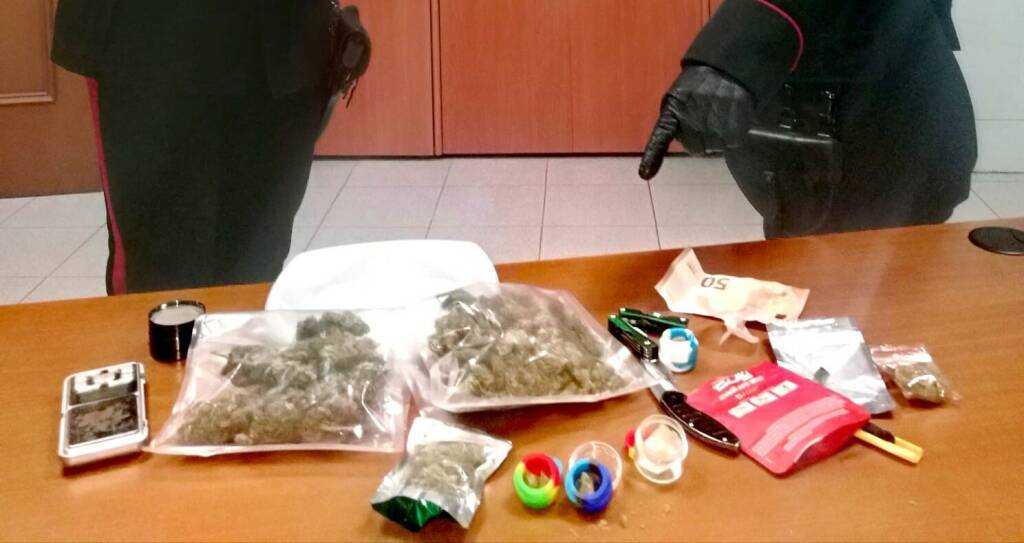 Arrestato a Scauri un 18enne di Gaeta: nascondeva in casa marijuana, hashish e budder