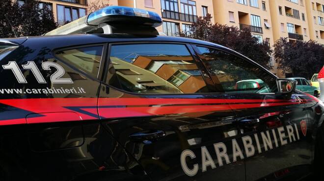 Roma, Carabinieri aggrediti e minacciati per aver sedato una lite: arrestato 55enne