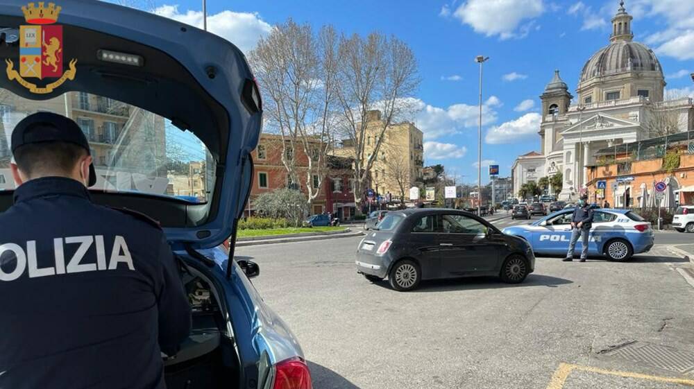 Roma in zona gialla, transenne e poliziotti contro gli assembramenti: il piano della Questura