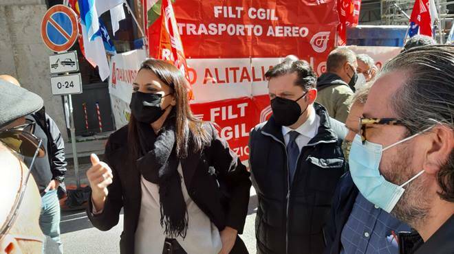 Alitalia, Lupo-Di Giovanni (M5S): “Misure urgenti, basta aspettare”
