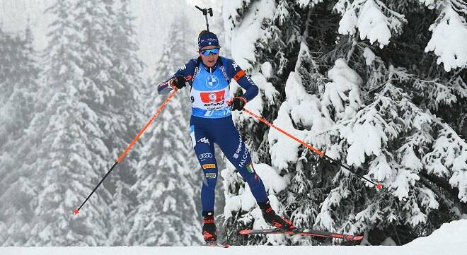 Biathlon, poligono perfetto per Lisa Vittozzi: è bronzo nella sprint: “Avanti con questo ritmo”