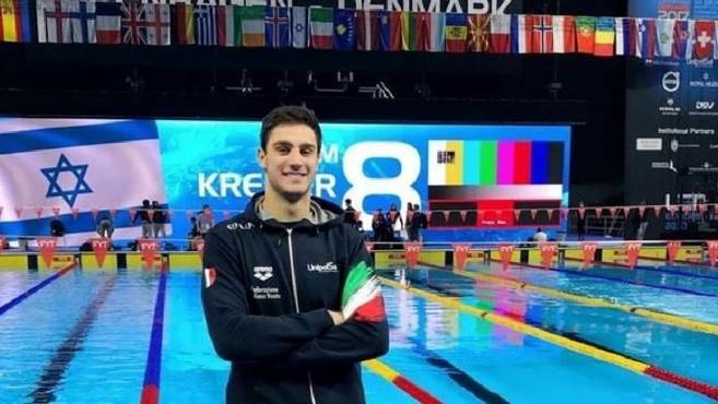 Assoluti di nuoto, Zazzeri è argento nei 100 stile libero: “Agli Europei, cerco la storia”