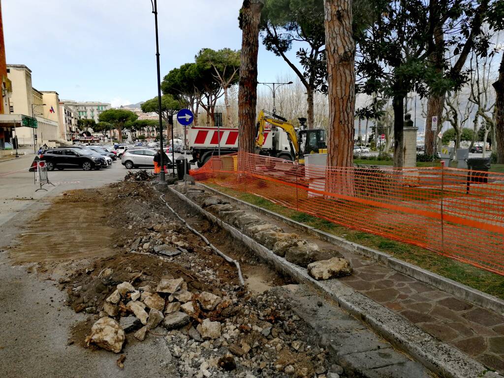 Gaeta, a Piazza XIX maggio iniziati i lavori per la bitumazione