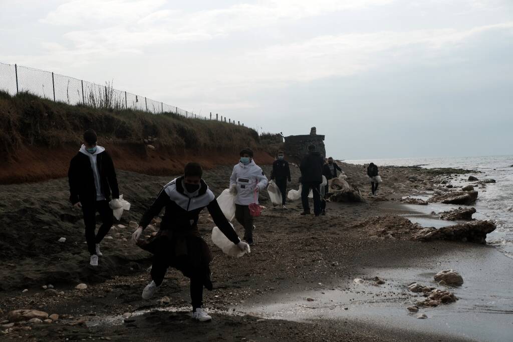 Da Civitavecchia a Ladispoli: Fare Verde pulisce le spiagge del litorale