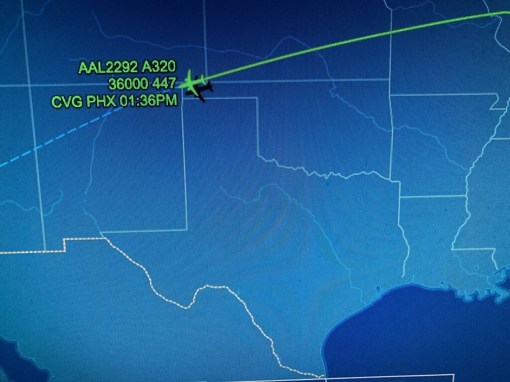 Piloti del volo AAL2292 avvistano un Ufo sul New Mexico. Cosa hanno visto?