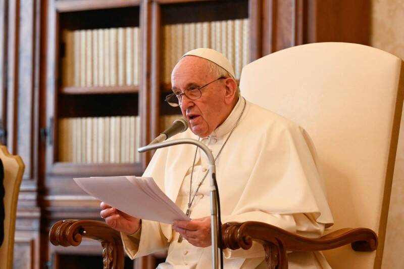 Il Papa: “Le vittime delle guerre e gli aborti sono i crocifissi del nostro tempo”