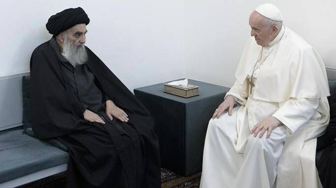 A Najaf lo storico incontro tra il Papa e Al-Sistani: “Grazie per aver difeso i cristiani”