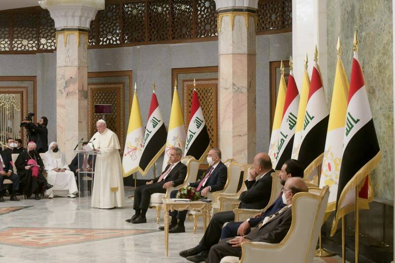 Il Papa all’Iraq martoriato dal terrorismo: “Le diversità non sono mai un ostacolo”