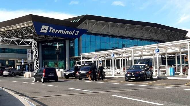 Ancora autisti abusivi all’aeroporto: raffica di multe a Fiumicino
