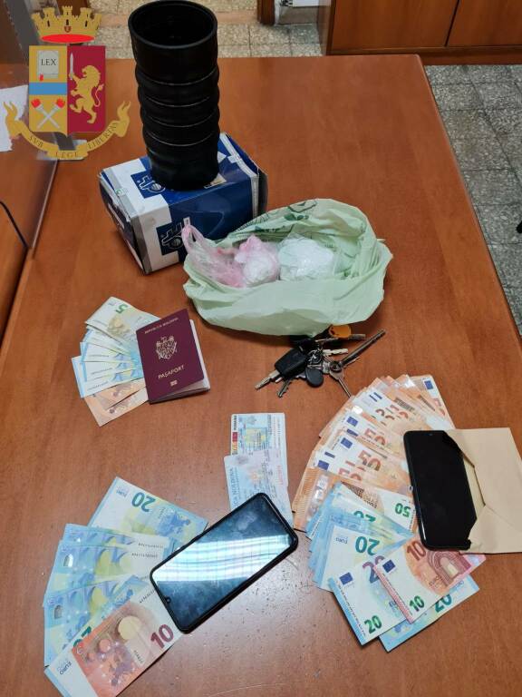 Dalla Moldavia a Castel Fusano con la cocaina nascosta nel pullman: arrestati