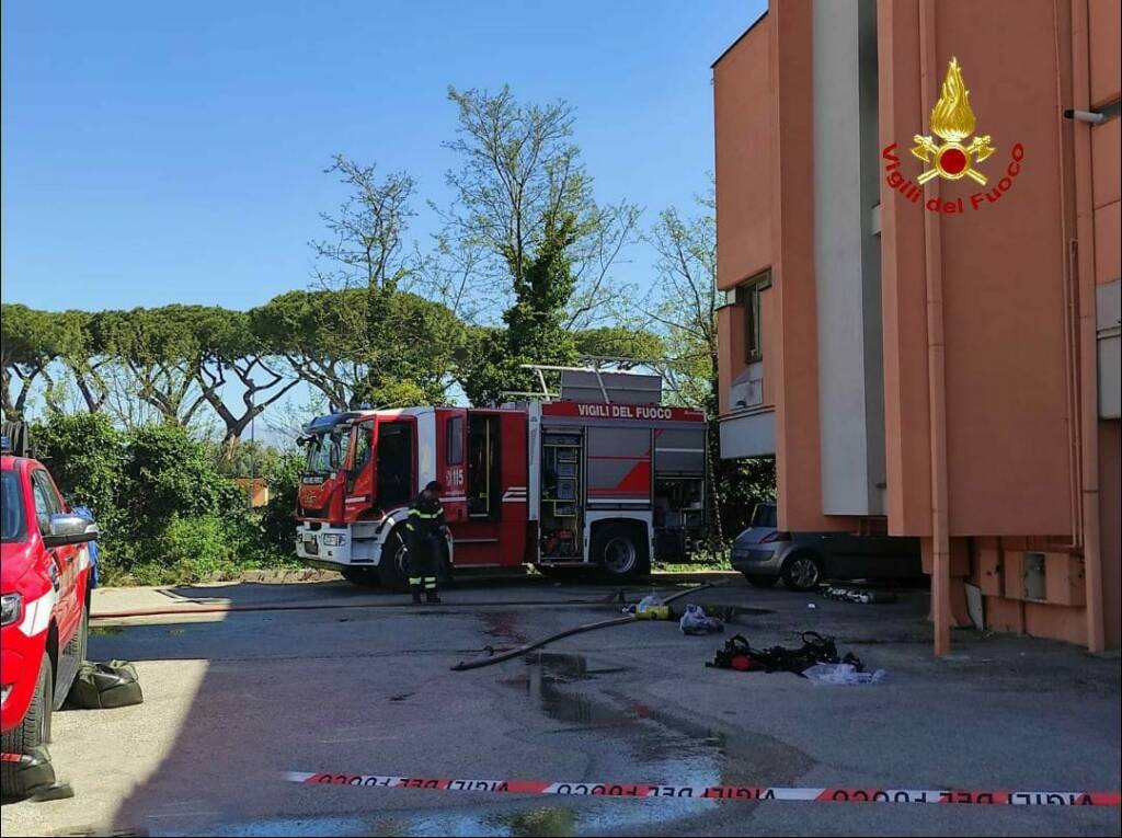 Latina, incendio in un’abitazione: morta una donna