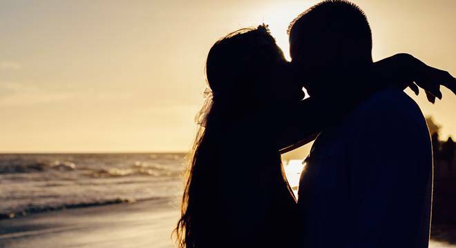 International Kissing day: il 13 aprile si festeggia il bacio, il gesto d’amore più vero