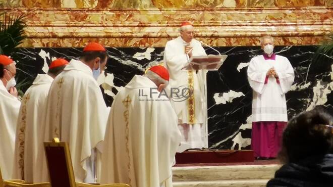 Messa in Coena Domini a San Pietro: “L’Eucarestia è una realtà da credere e testimoniare”
