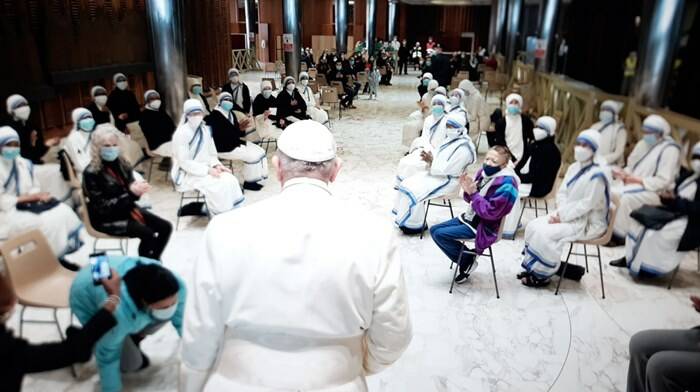 San Giorgio, Papa Bergoglio festeggia l’onomastico con i poveri di Roma
