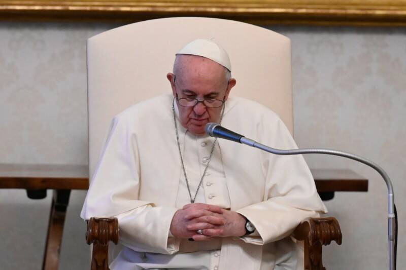 Il Papa: “La vita interiore non può essere calpestata. Meditare è un bisogno di tutti”