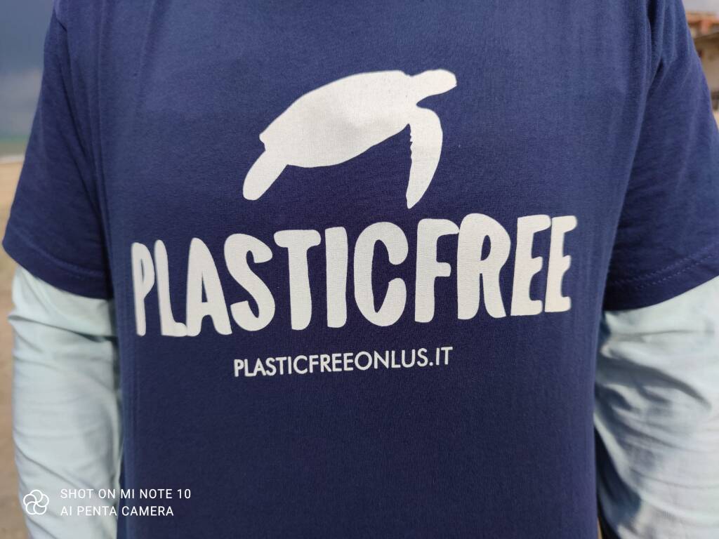 Giornata nazionale Plastic Free, anche Fondi scende in campo per ripulire via Pantanello