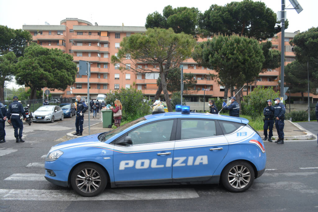 Pomezia, abusivi stanati alle case popolari di via Fellini