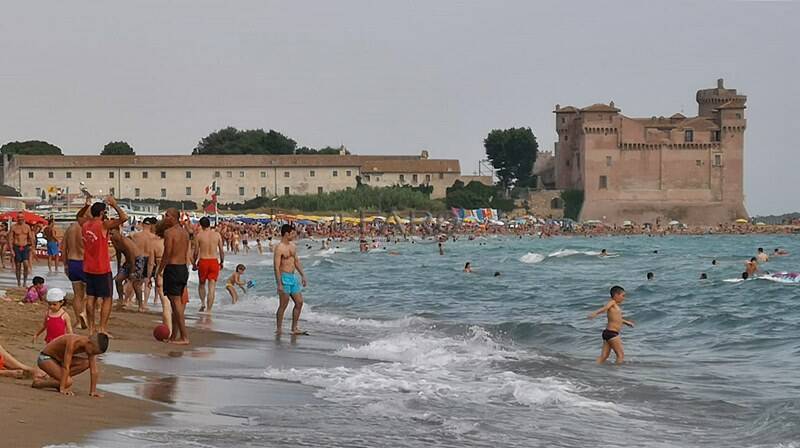 Santa Marinella, prezzi alle stelle e l’estate è un flop: il Sindaco annuncia gli Stati generali del Turismo
