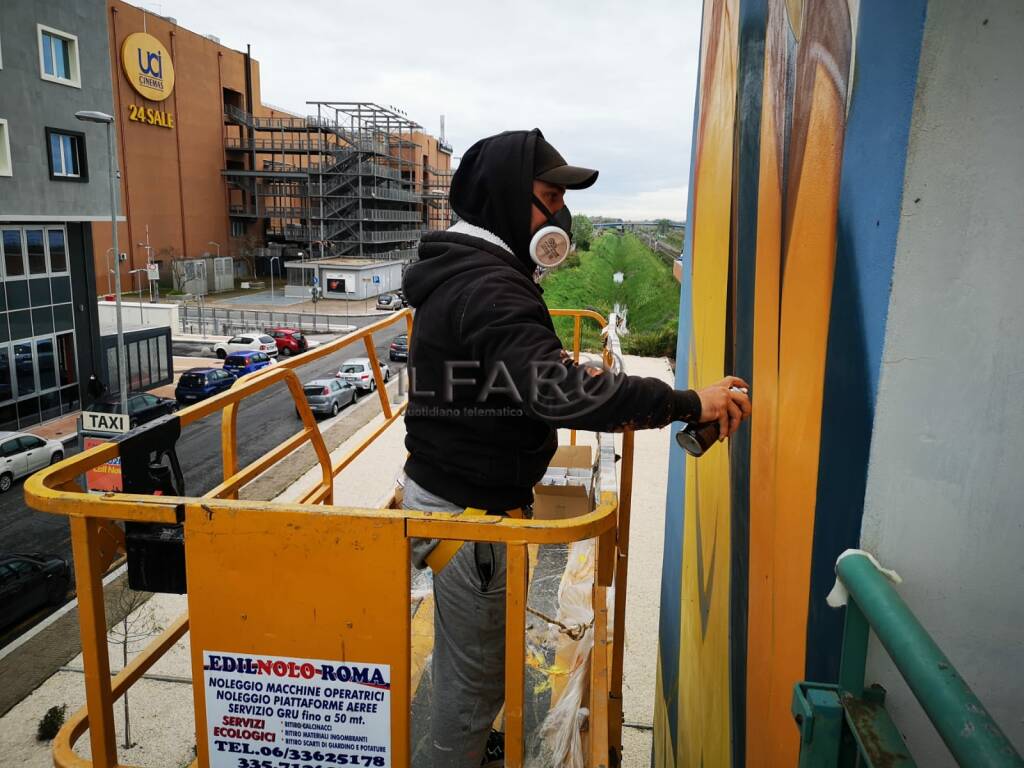 Street art, a Parco Leonardo tre nuovi murales per tornare a stringere rapporti umani