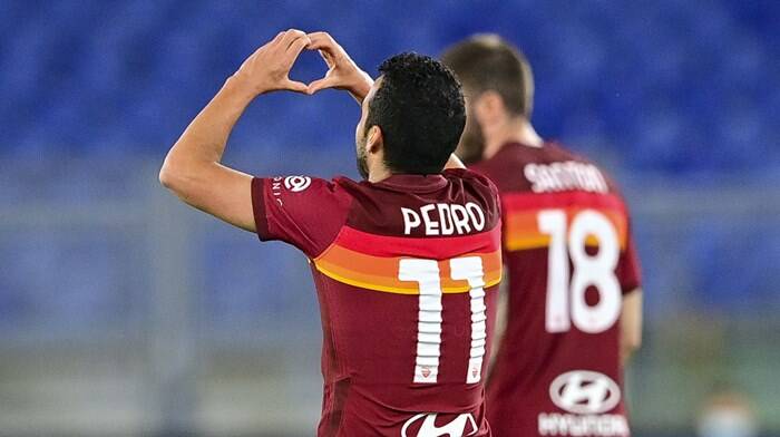 Roma di orgoglio, il derby è suo: Mkhitaryan-Pedro, Lazio k.o.
