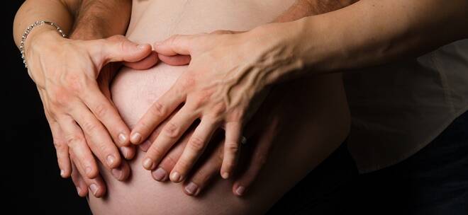 30 maggio, Giornata mondiale della sclerosi multipla: l’impatto emotivo della maternità 