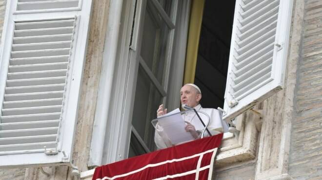 Pioggia di missili a Gaza, il grido del Papa: “In nome di Dio cessi il frastuono delle armi”