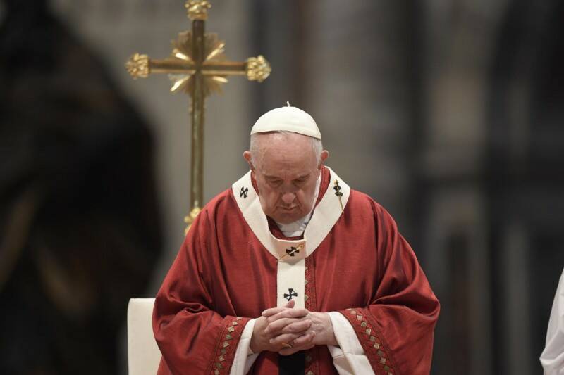 Pentecoste, il Papa: “Non è più il tempo di inculcare regole ma di testimoniare la misericordia”