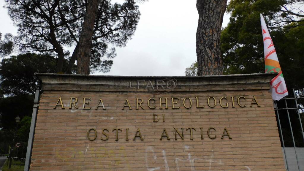 Ostia Antica, la protesta degli ex lavoratori del Parco archeologico: &#8220;Per noi nessuna tutela&#8221;