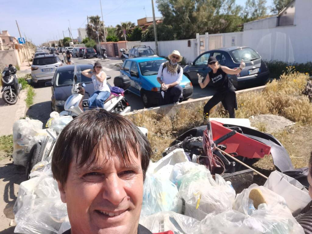 Volontari in azione alla riserva di Focene Sud: raccolti oltre 50 sacchi di rifiuti